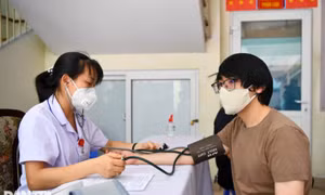 Vì sao phải đo huyết áp trước khi tiêm phòng?