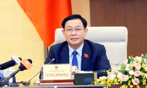 Khắc phục 'rủi ro kép' về kinh tế-xã hội, đẩy nhanh tiêm chủng