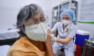Người tiêm mũi 1 Moderna, mũi 2 có thể thay thế bằng vaccine nào?