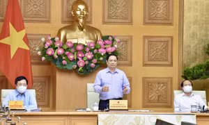 Thủ tướng phê bình nghiêm khắc những nơi chậm trễ, đốc thúc giải ngân khoản vốn 250 nghìn tỷ đồng