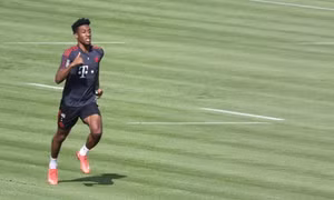 Bayern đón tin vui từ cơn lốc đường biên