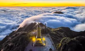Chiêm ngưỡng biển mây trên đỉnh Fansipan