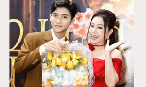Thoại Mỹ lần đầu kết hợp ca sĩ trẻ trong MV