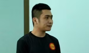 Rủ chơi đánh bài không được, dùng dao đâm 2 người