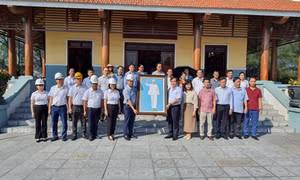 Đoàn đại biểu Báo cáo viên Trung ương nghiên cứu thực tế tại Quảng Ninh