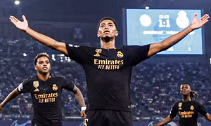 Bàn đá phản giúp Real thắng trên sân Napoli