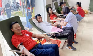 Huyện Vân Đồn: Tôn vinh các tập thể, cá nhân hiến máu tiêu biểu 