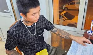 Xử lý xe vào đường cấm, phát hiện tài xế dùng bằng lái giả