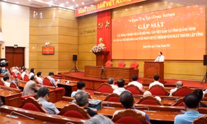 Gặp mặt nhà văn, nhà báo cao tuổi