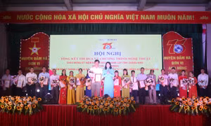 Đầm Hà: Khen thưởng tập thể, cá nhân có thành tích xuất sắc 
