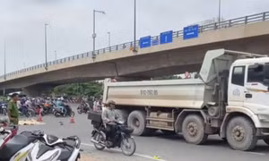 Va chạm xe ben, người đi xe đạp tử vong giữa nút giao 'tử thần' ở TP.HCM