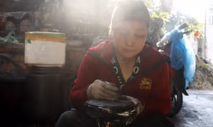 "Giữ lửa" nghề chế tác than đá