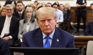 Ông Trump rời top 400 người giàu nhất Mỹ