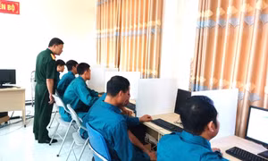 Sôi nổi hội thi lái xe an toàn
