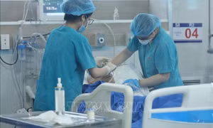 Nhiều thay đổi khi chuyển COVID-19 từ nhóm A sang B
