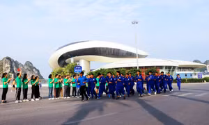 Sôi động Giải chạy tập thể “Sức trẻ vùng Than vững bước đi lên”