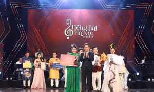Thí sinh 18 tuổi đến từ Hà Tĩnh giành Quán quân cuộc thi Tiếng hát Hà Nội
