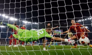 Lukaku giúp Roma thắng đậm tại Europa League