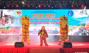 Tưng bừng khai mạc Tuần Văn hóa du lịch và Xúc tiến thương mại tại Kiếp Bạc