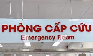 Bắc Kạn: Nghi ngộ độc thực phẩm, một cháu bé tử vong