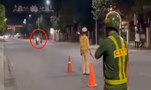 Bắt tạm giam nhóm thanh niên có cả nữ giới gây rối ở chốt cảnh sát giao thông