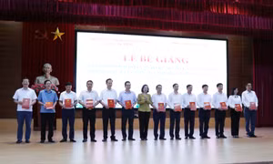 Bế giảng lớp Bồi dưỡng cho cán bộ dự nguồn các chức danh lãnh đạo, quản lý diện Ban Thường vụ Tỉnh ủy quản lý năm 2023