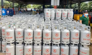 Giá gas tăng thêm 4.000 - 5.000 đồng mỗi bình 12kg