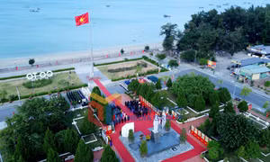 Lễ báo công dâng Bác nhân kỷ niệm 60 năm thành lập tỉnh tại huyện đảo Cô Tô, tháng 10-2023