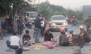 Người phụ nữ bán thịt bò bị xe container cán tử vong khi băng qua đường