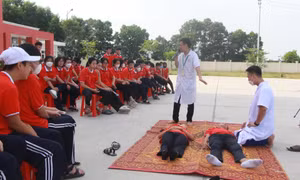Công an Quảng Yên, Cẩm Phả: Tuyên truyền, trang bị kỹ năng phòng, chống cháy nổ cho giáo viên, học sinh