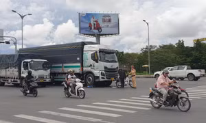 Người đàn ông chết thảm dưới bánh xe tải ở nút giao IC3 qua Cần Thơ