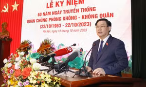 Chủ tịch Quốc hội: Không ngừng hoàn thiện thế trận phòng không gắn với thế trận phòng thủ