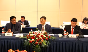 Đoàn đại biểu tỉnh Quảng Ninh thăm, làm việc tại Phòng Thành Cảng, Quảng Tây, Trung Quốc