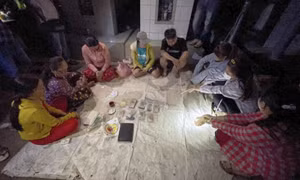 Tổ chức sới bạc trong khu nhà mồ