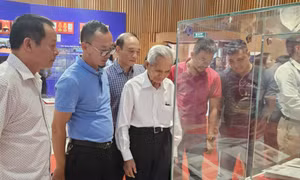 Khai mạc triển lãm “Quảng Ninh - 60 năm xây dựng và phát triển”