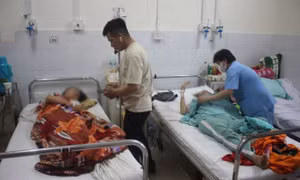 Nóng: Số người nghi ngộ độc sau ăn cơm gà Trâm Anh tăng lên 345, 1 ca chuyển biến nặng