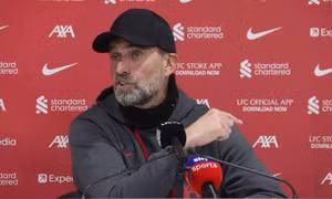 Thua M.U, Klopp báo hung tin cho Liverpool