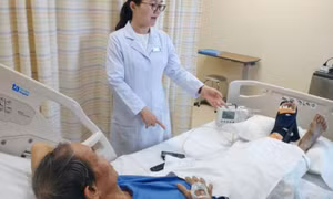 Vi khuẩn đa kháng thuốc khiến người đàn ông nhiễm trùng chân