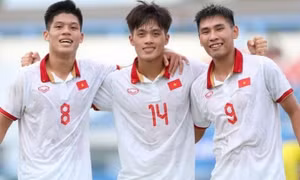 Vắng HLV Troussier, U23 Việt Nam vẫn giành chiến thắng