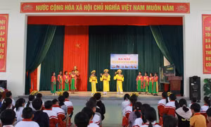 Truyền dạy điệu hát Nhà tơ cho lớp trẻ