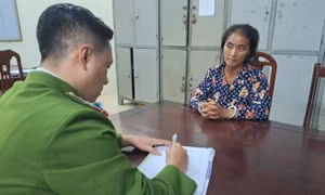 Bắt nữ quái buôn ma túy sau 15 năm trốn truy nã tại Lào