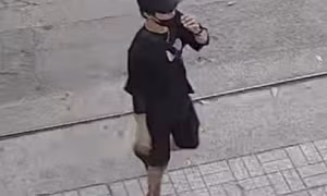 Đặt xe ôm công nghệ, mượn điện thoại của bác tài gọi nhờ rồi biến mất