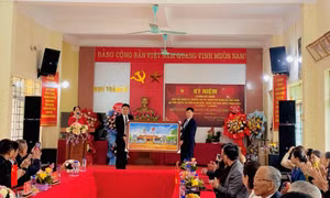 Giao lưu, gặp mặt nhân kỷ niệm 10 năm kết nghĩa giữa khu Tràng Vĩ (Việt Nam) với thôn Vạn Vĩ (Trung Quốc)