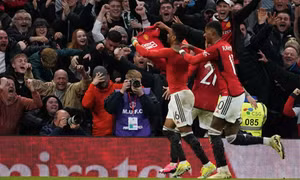 Man Utd thắng ngược Liverpool trong hiệp phụ