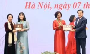 Hai nhà khoa học nữ thắng giải Kovalevskaia 2023