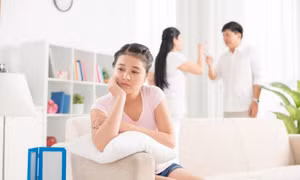 Học sinh bị sốc trước áp lực gia đình: Làm gì để chữa lành?