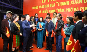 Quyết tâm dâng hiến thanh xuân cho Đảng