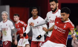 Đội bóng thứ 2 bị trừ điểm ở Premier League