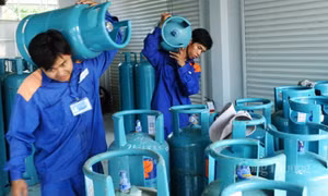 Từ 1/3, giá gas bán lẻ trong nước tăng từ 2.000 đồng/bình 12kg