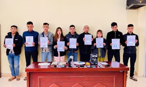 Phát hiện nhóm nam nữ bay lắc xuyên đêm trong phòng trọ ở Lai Châu